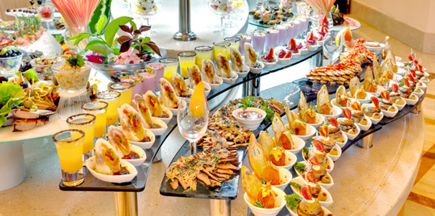 Đi ăn buffet, nhiều người ăn "thả ga" vẫn lỗ, đây là 4 sai lầm phổ biến không phải ai cũng nhận ra

