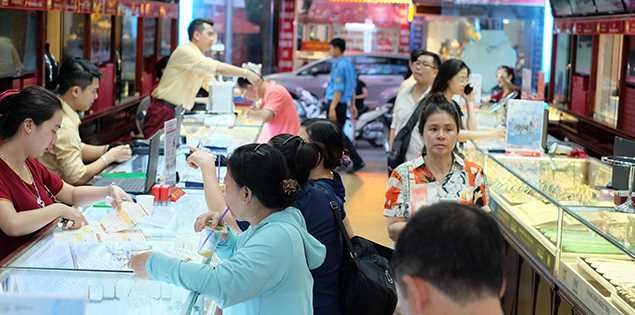 Giá vàng SJC cắm đầu giảm "sốc", sáng mua chiều bán lỗ đậm

