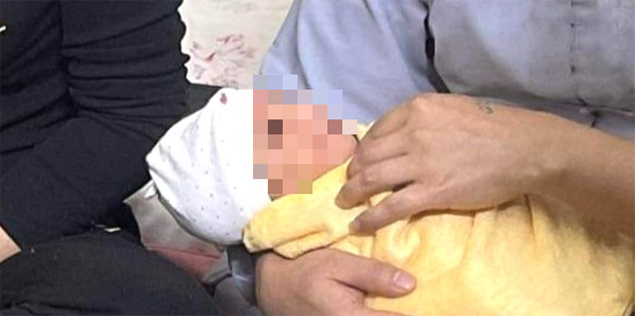 Bé sơ sinh bị bỏ rơi kèm lời nhắn "nhờ nhà chùa trông nom giúp"

