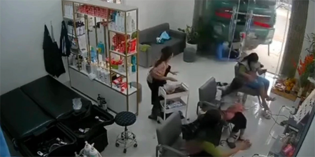 Nguyên nhân xe tải lao vào quán cắt tóc ở Bắc Giang khiến 4 người thương vong

