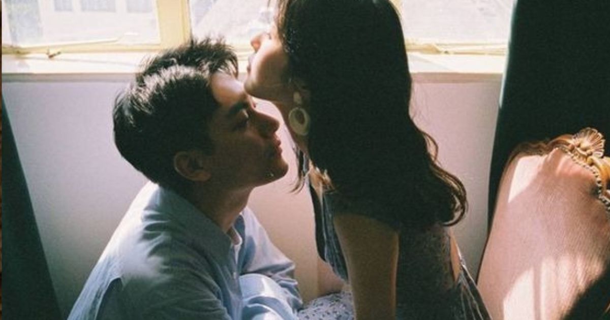 Vợ lỡ miệng lúc cãi nhau, chồng phát hiện đã nuôi hộ con người khác suốt 10 năm