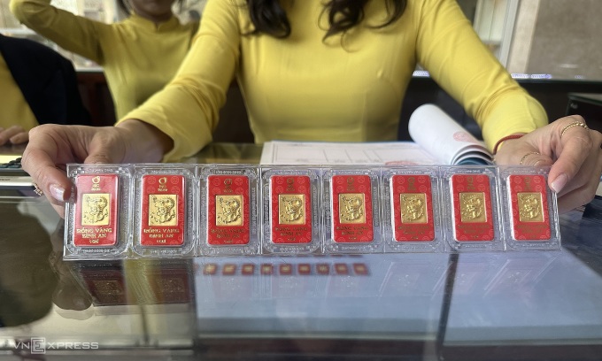 Giá vàng SJC tăng dựng đứng, vượt mốc 81 triệu đồng/lượng

