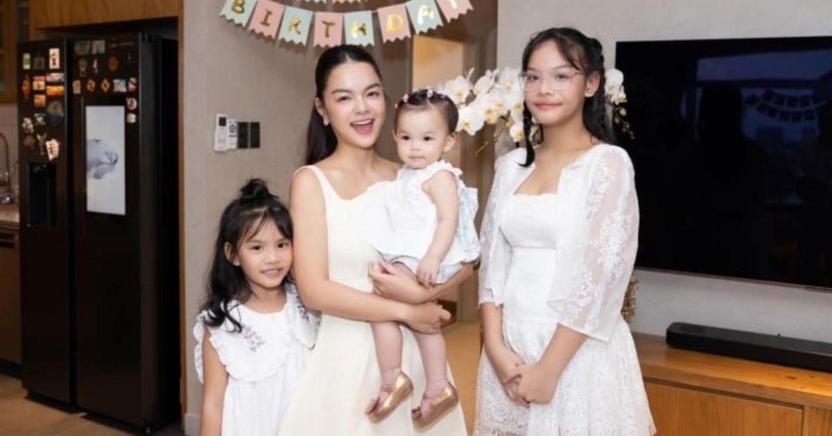 Phạm Quỳnh Anh trấn an khi con gặp khó khăn khiến ai cũng khen ngợi