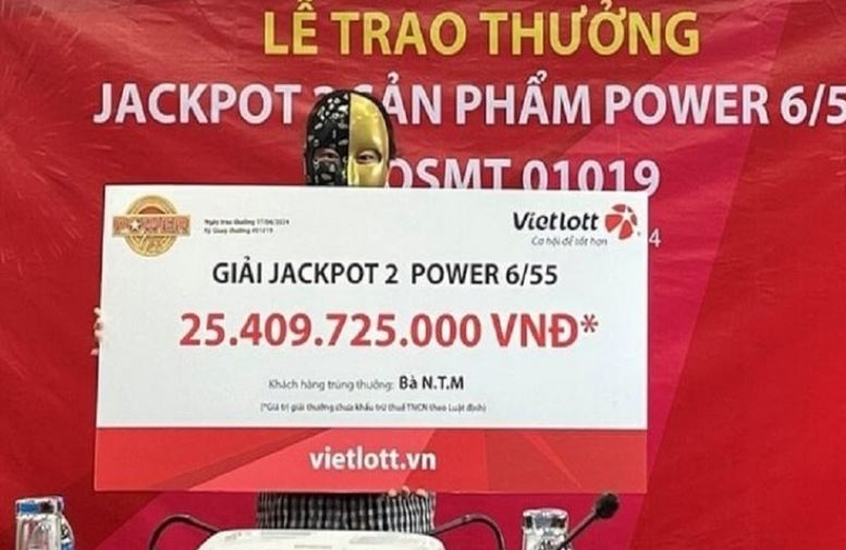 Người phụ nữ ở Kiên Giang trúng Vietlott hơn 25 tỷ đồng chia sẻ gì sau khi có niềm vui bất ngờ?
