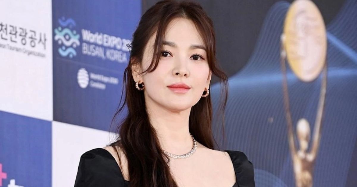 Quy tắc 'C sáng A tối' giúp Song Hye Kyo giữ làn da sáng mịn, 'lão hóa ngược' đáng kinh ngạc