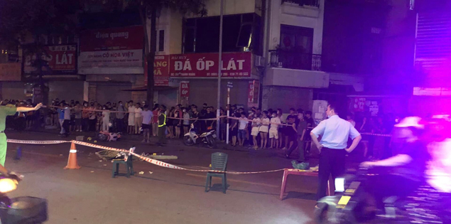 Hà Nội: Nữ sinh 18 tuổi tử vong sau tai nạn, người dân chặn bắt tài xế ô tô tải

