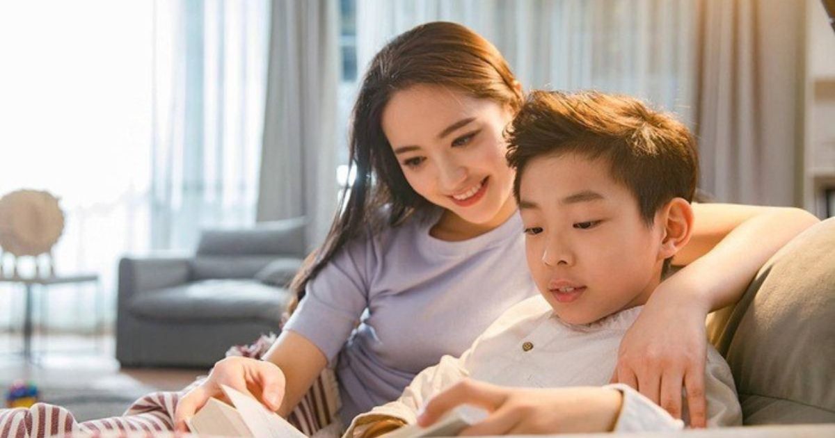 Con trai hỏi: "Tại sao con phải học", người mẹ trả lời khiến ai cũng thán phục