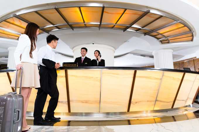 Vì sao luôn phải check in khách sạn sau 14h, nhiều người đã gặp nhưng không biết?