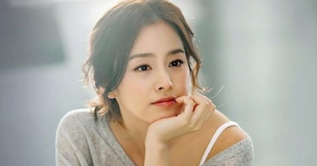 Loại nước uống buổi sáng giúp Kim Tae Hee sở hữu làn da căng bóng