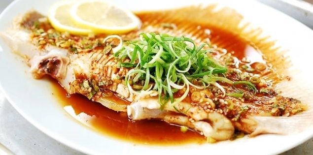 Tuyệt chiêu làm cá đuối hấp kiểu Hàn mềm ngon, đậm đà, hấp dẫn cho bữa ăn cuối tuần ấm áp