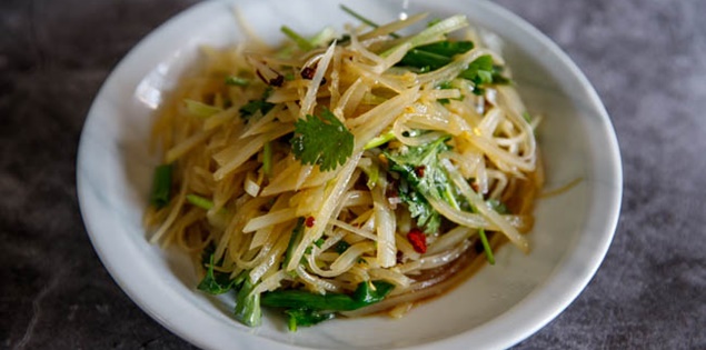 Hé lộ 'bí kíp' làm salad khoai tây thơm ngon chuẩn vị Trung, ngon như nhà hàng