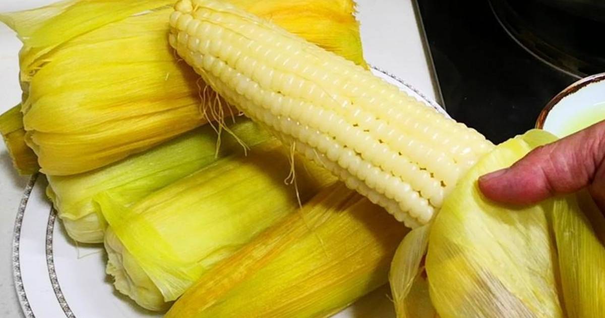 Luộc ngô đừng cho đường, thêm loại gia vị này, ngô mềm ngọt như ngoài hàng