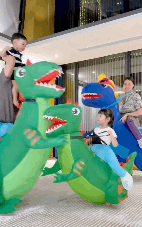 Cường Đô La khoe ảnh vui đùa bên vợ con, dân tình nhìn mãi 1 chi tiết