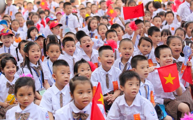 Thống nhất dạy 2 buổi/ngày, miễn học phí từ năm học tới