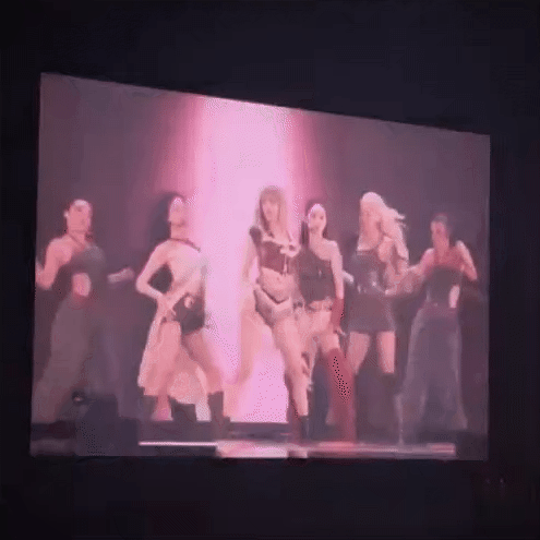 HOT: BLACKPINK trình diễn ca khúc mới, hàng triệu fan vỡ oà!