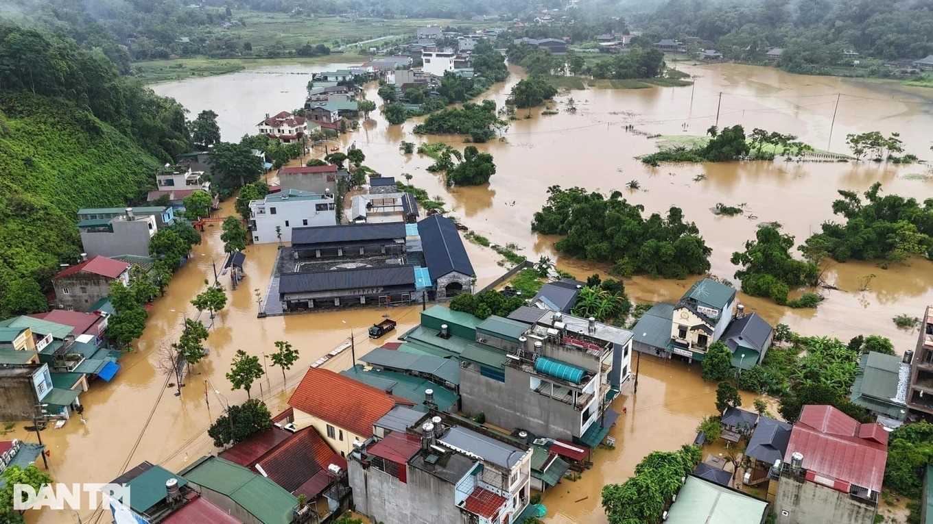 Miền Bắc có nơi mưa to, bão số 2 suy yếu khi đi vào đất liền Trung Quốc