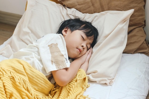 Khoa học chứng minh: Trẻ ngủ nhiều có 3 khác biệt rõ rệt về trí não so với trẻ ngủ ít