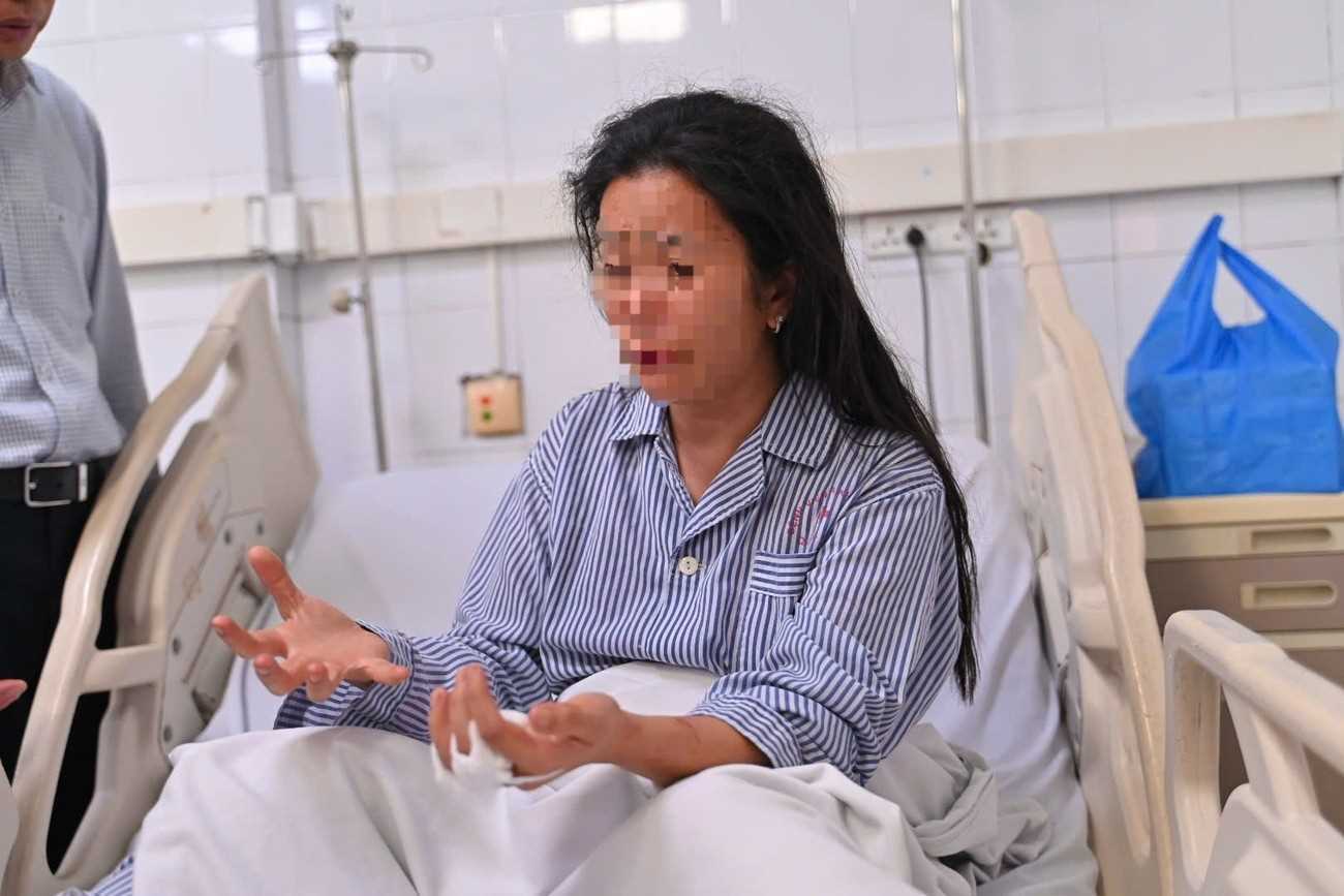 Vụ lật tàu ở Hạ Long: Lời kể của người vợ đang tìm chồng và 2 con mất tích
