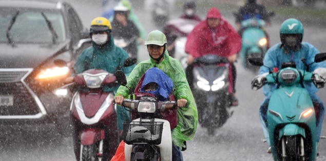 Dự báo thời tiết 1/8/2025: Miền Bắc còn mưa lớn ở vùng núi, Hà Nội mưa to cục bộ