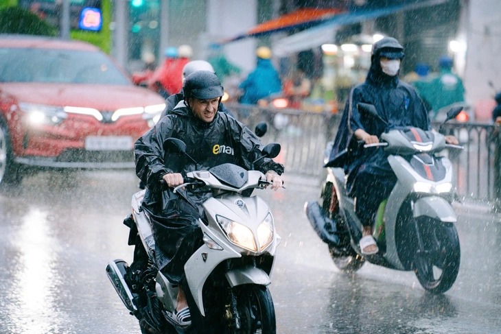 https://tuoitre.vn/thoi-tiet-hom-nay-10-8-bac-bo-trung-bo-ngay-nang-nong-chieu-toi-ca-nuoc-co-mua-20250809160306117.htm