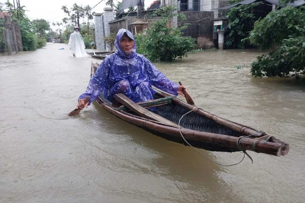Miền Bắc sắp hết nắng nóng, miền Trung mưa rào