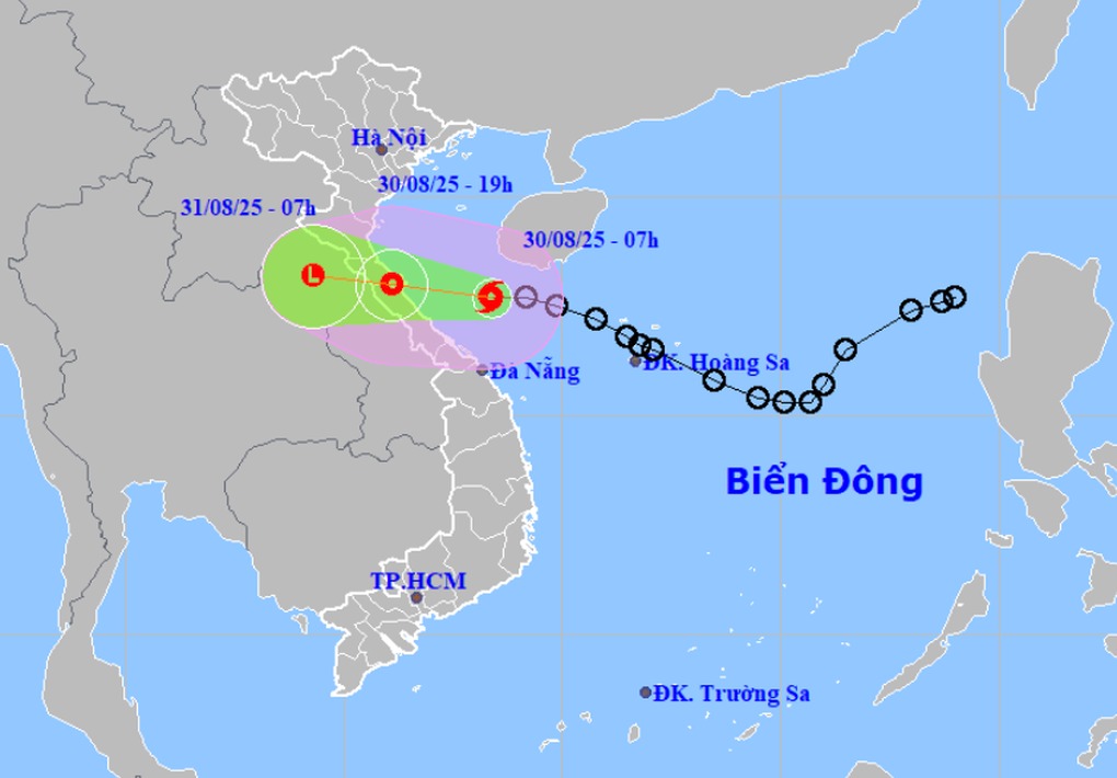 Bão Nongfa di chuyển nhanh, nhiều nơi bị ảnh hưởng