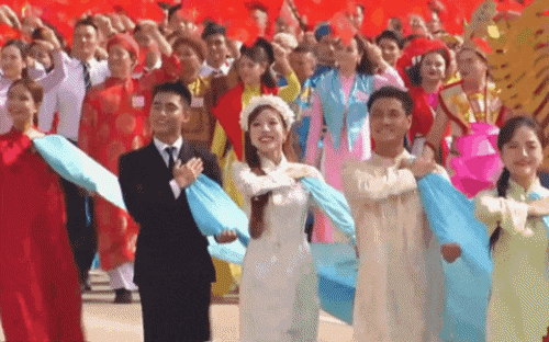 Anh em nhà Sơn Tùng M-TP cùng viral mạng xã hội ngày Quốc khánh 2/9
