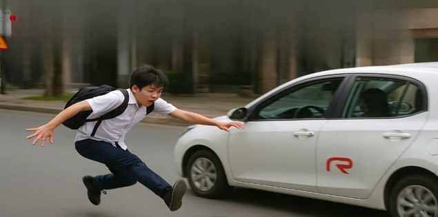 1 trường ở Hà Nội phát thông báo NÓNG sau khi học sinh nghi bị bắt cóc, phải nhảy khỏi xe ôm để trốn!