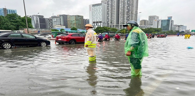 CSGT Hà Nội bác thông tin cấm đường do mưa bão, ngập lụt