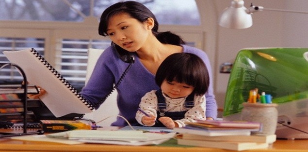 Phụ huynh nhấp nhổm vì con nghỉ học mà bố mẹ vẫn phải đi làm