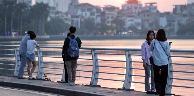 Dự báo thời tiết 18/10/2025: Miền Bắc nắng đến 33 độ trước khi đón không khí lạnh