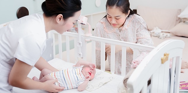 Rầm rộ bảng báo giá chăm sóc trẻ sơ sinh với số tiền "không tưởng"