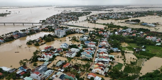 Nước lũ nhấn chìm hơn 66.800 nhà dân ở Đà Nẵng, mưa lớn chưa có dấu hiệu giảm