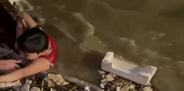 Cứu sống bé trai khi đang lênh đênh trên sông Hàn ở Đà Nẵng