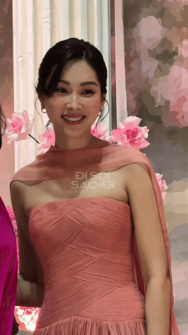 Hoa hậu Đặng Thu Thảo hiếm hoi lộ diện tại đám cưới con gái tỷ phú, nhan sắc thần tiên tỷ tỷ bao năm không đổi