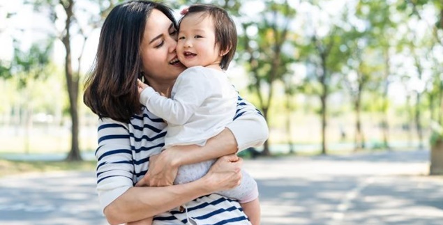 Lao động nữ sinh con được nghỉ dài hơn, có từ 2 con đẻ được ưu tiên mua nhà