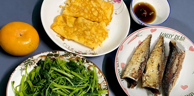 Bữa cơm 48 nghìn đủ món khiến dân mạng sửng sốt