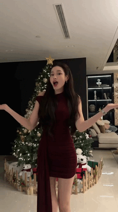 Hoa hậu Đỗ Hà tự tay làm một điều trong Giáng sinh đầu tiên bên chồng Viết Vương