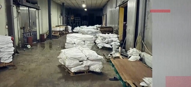 Cận cảnh kho hàng chứa 120 tấn thịt lợn bệnh bốc mùi của Công ty CP Đồ hộp Hạ Long