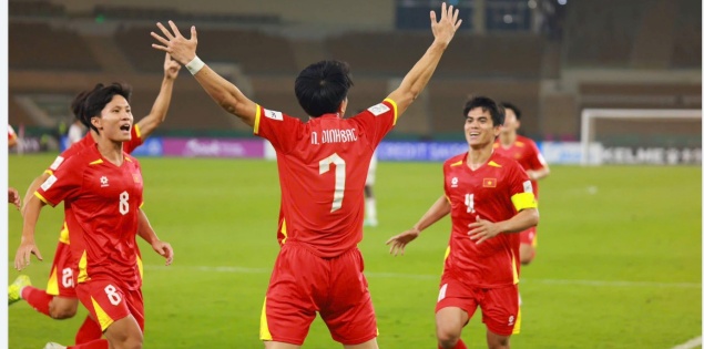 Bài đăng đầu tiên của Đình Bắc sau chiến thắng