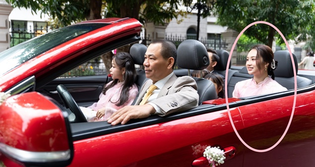 Khung hình cực hiếm của con dâu cả nhà tỷ phú trong lễ cưới Phương Nhi