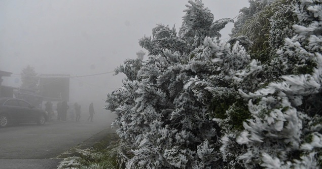 Không khí lạnh lan rộng, vùng núi cao Bắc Bộ có thể có băng giá