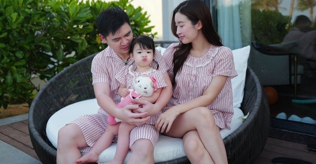 Hoa hậu Đỗ Mỹ Linh và chồng có chung phản ứng khi được chúc "đón thêm thành viên"