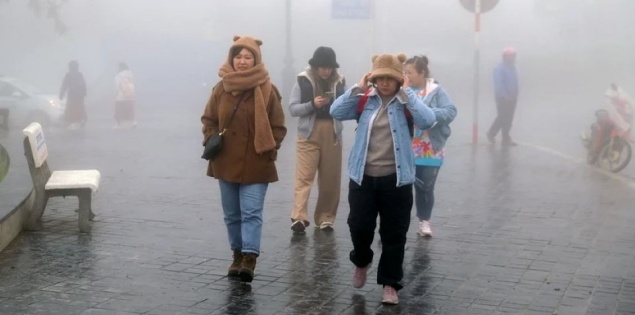 Thời tiết ngày 21/2/2026: Bắc Bộ mưa phùn rét mướt, Nam Bộ nắng nóng cục bộ