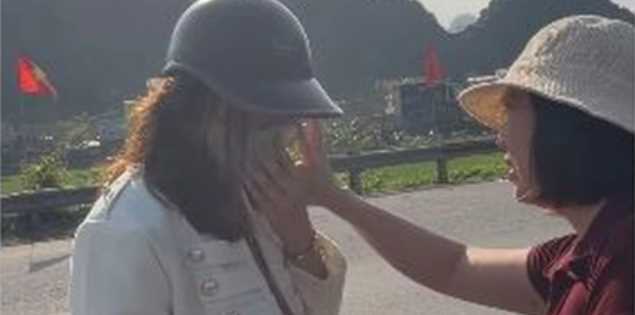 Bị tông xe khi đi du xuân, hành động của vợ chồng ở Quảng Ninh gây sốt