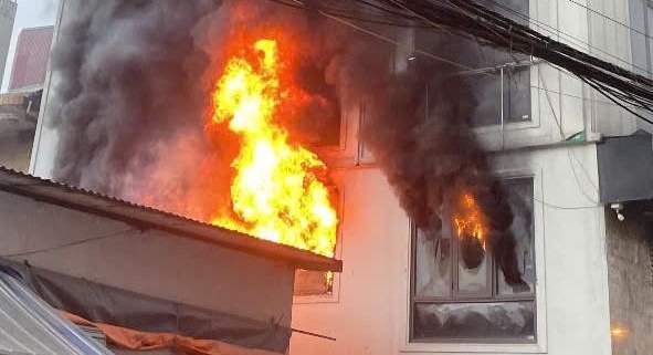 Vụ cháy nhà 7 tầng ở Hà Nội: Người mẹ cứu 3 con nhỏ nhờ kiến thức phòng cháy học từ tivi

