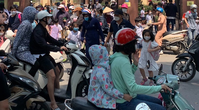 Vụ thịt lợn bệnh vào bếp ăn trường học: Nhiều phụ huynh đồng loạt xin cắt ăn trưa từ 1/4

