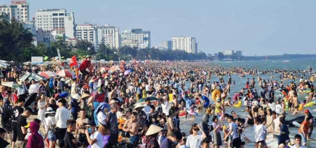 Nghỉ lễ bao nhiêu ngày dịp Giỗ Tổ Hùng Vương và 30/4 - 1/5 thì hợp lý?