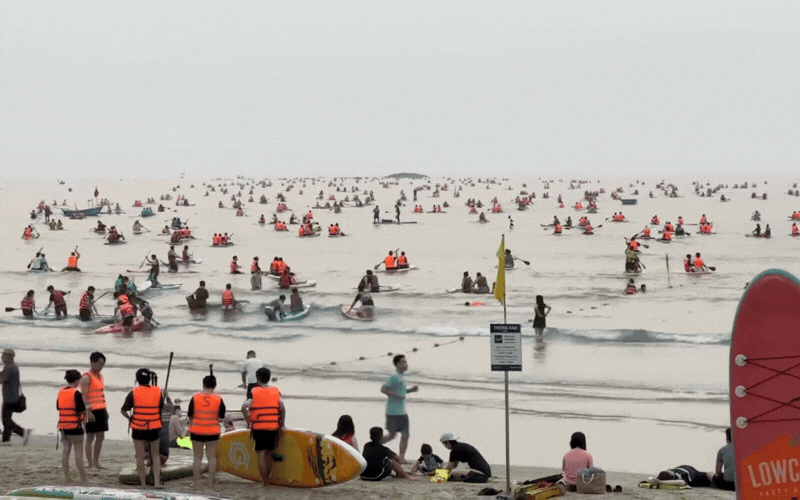 Một địa điểm ở miền Trung vừa đầu hè đã đông nghịt, dự báo nghỉ lễ có thể "quá tải"