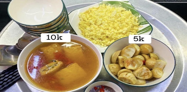 Đăng ảnh bữa cơm 75.000 đồng cho 5 người "đủ chất mà ngon", cư dân mạng nói "nên xem lại"